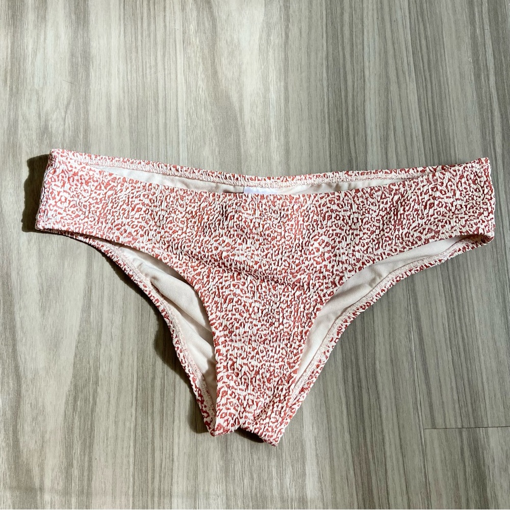 🍓$3 Pick!🍓 Xhilaration Runched Back Textured Bikini Bottoms